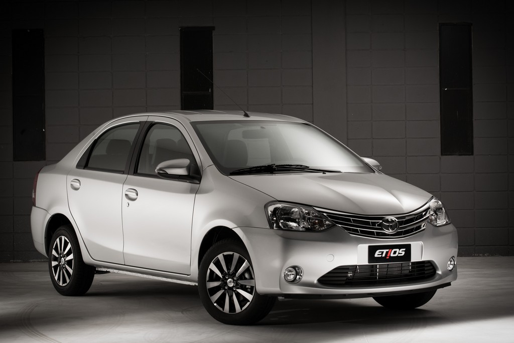 2015 - TOYOTA ETIOS SEDAN, foto 1