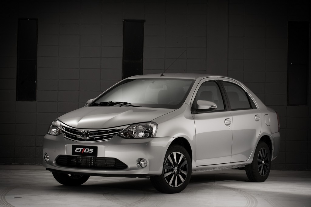 2015 - TOYOTA ETIOS SEDAN, foto 2