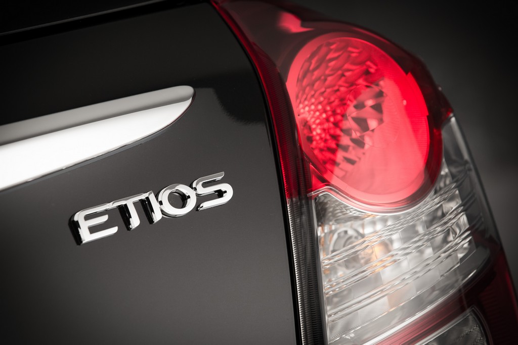 2015 - TOYOTA ETIOS HATCH, foto 12