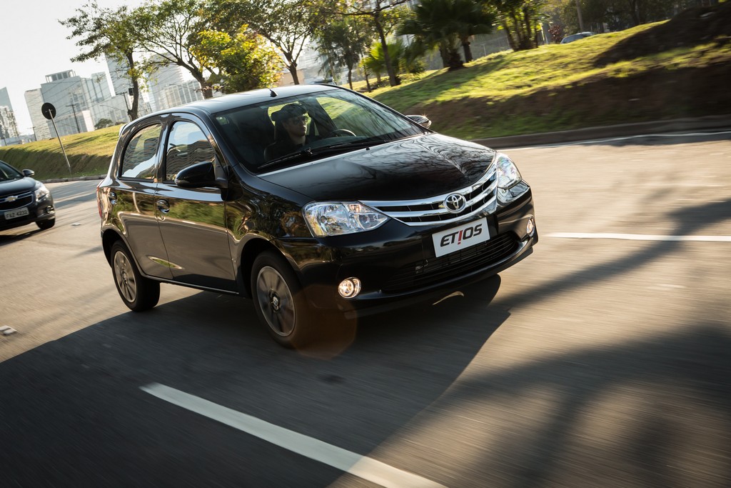 2015 - TOYOTA ETIOS HATCH, foto 13