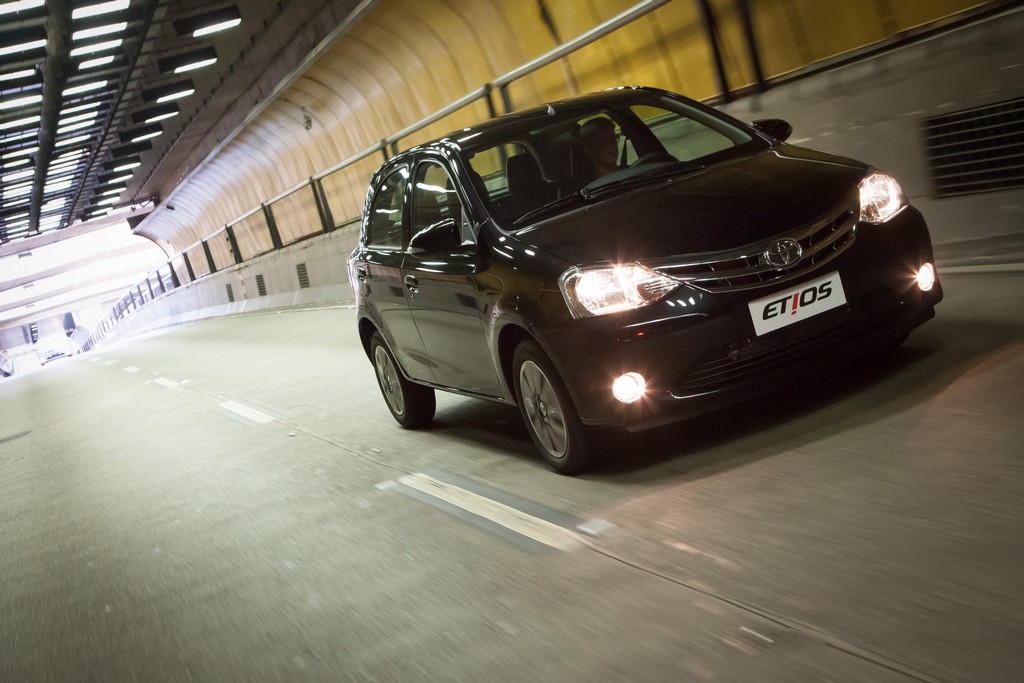 2015 - TOYOTA ETIOS HATCH, foto 25