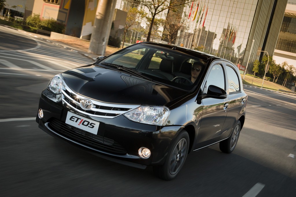 2015 - TOYOTA ETIOS HATCH, foto 33