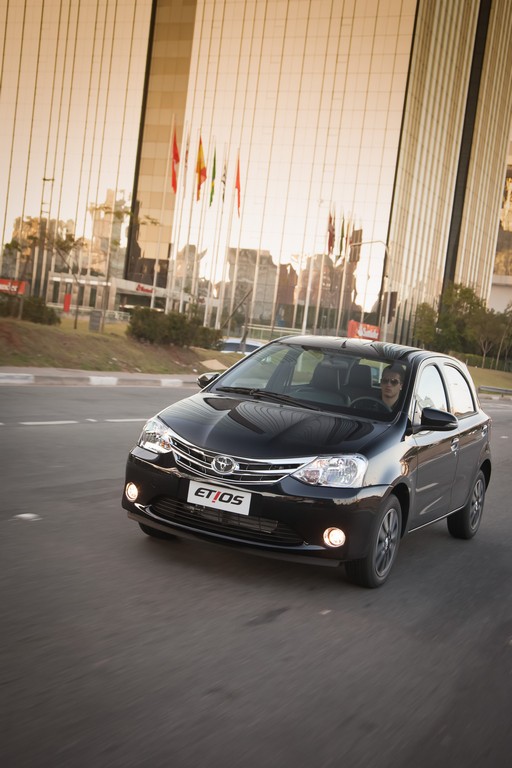 2015 - TOYOTA ETIOS HATCH, foto 34