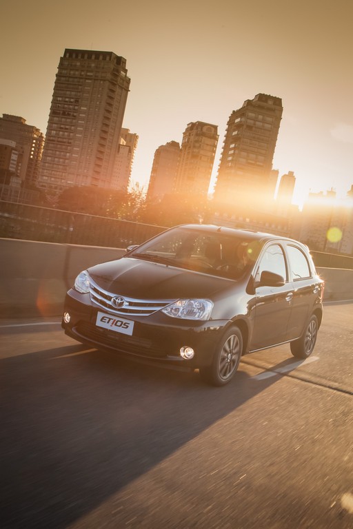 2015 - TOYOTA ETIOS HATCH, foto 36