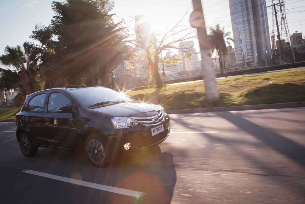 2015 - TOYOTA ETIOS HATCH, foto 42