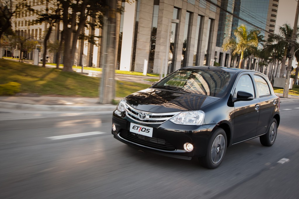 2015 - TOYOTA ETIOS HATCH, foto 43