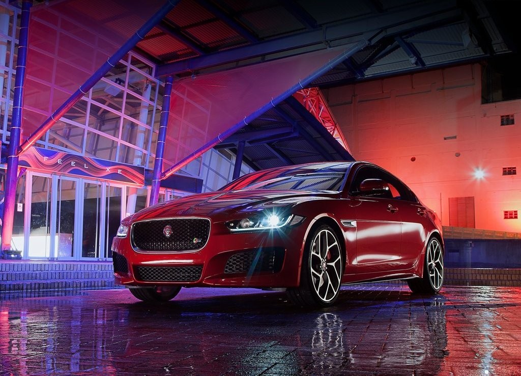 JAGUAR XE S, foto 1