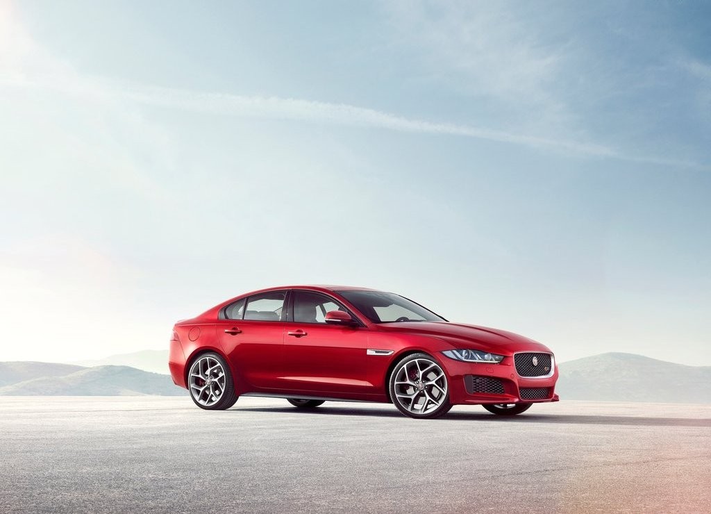 JAGUAR XE S, foto 3