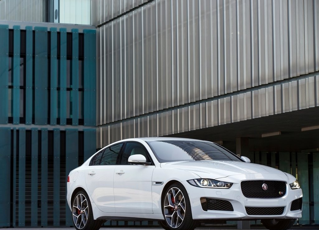 JAGUAR XE S, foto 4