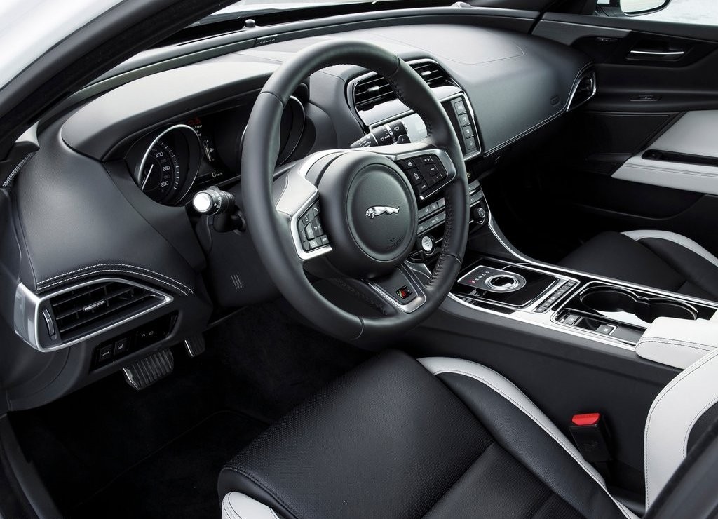 JAGUAR XE S, foto 101