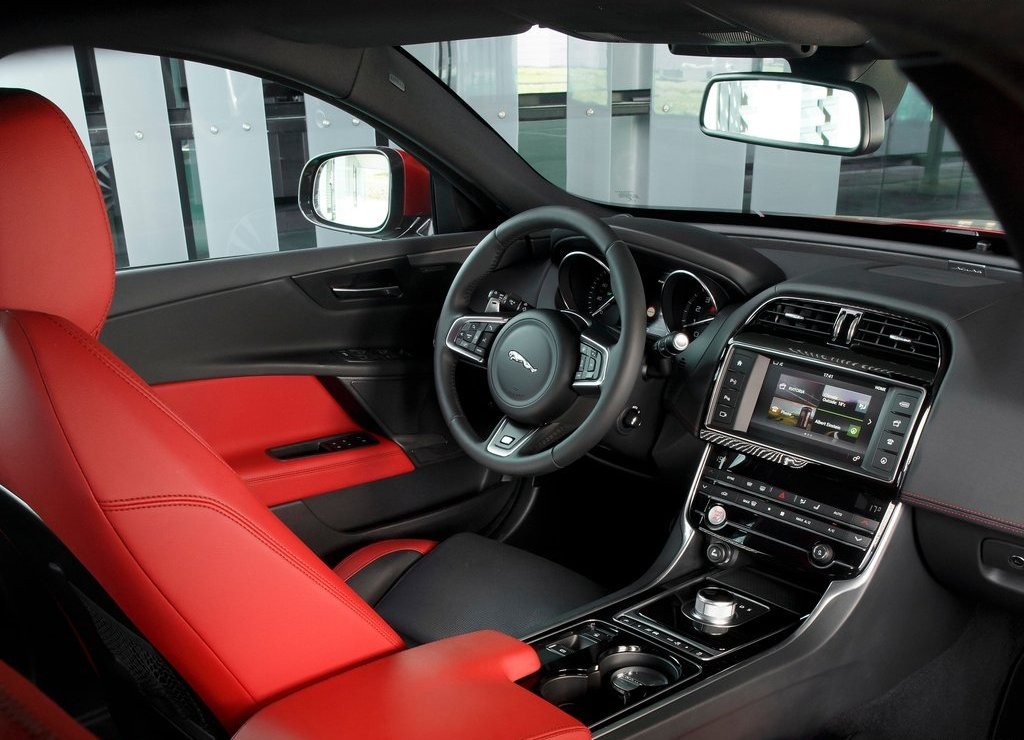 JAGUAR XE S, foto 103