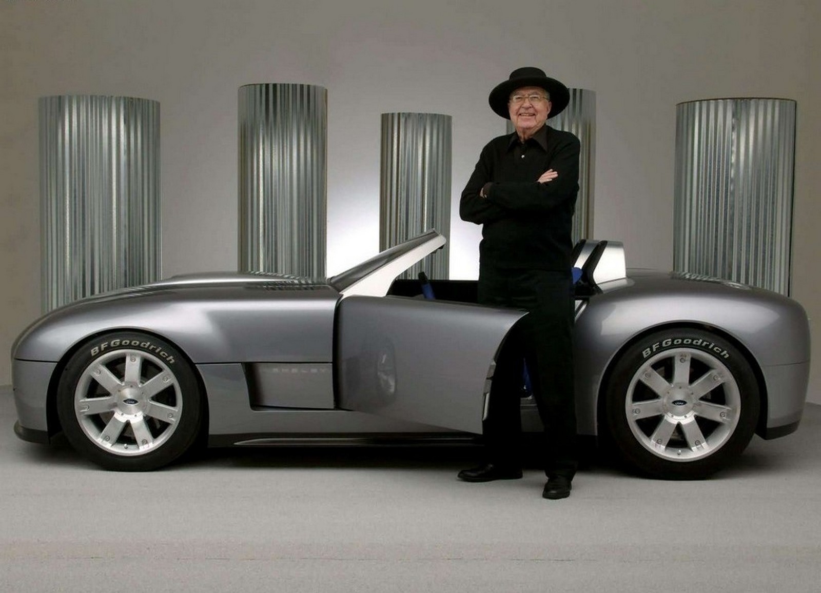 FORD SHELBY COBRA CONCEPT, foto 24