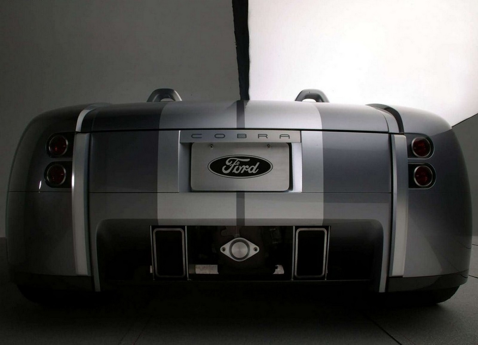 FORD SHELBY COBRA CONCEPT, foto 27