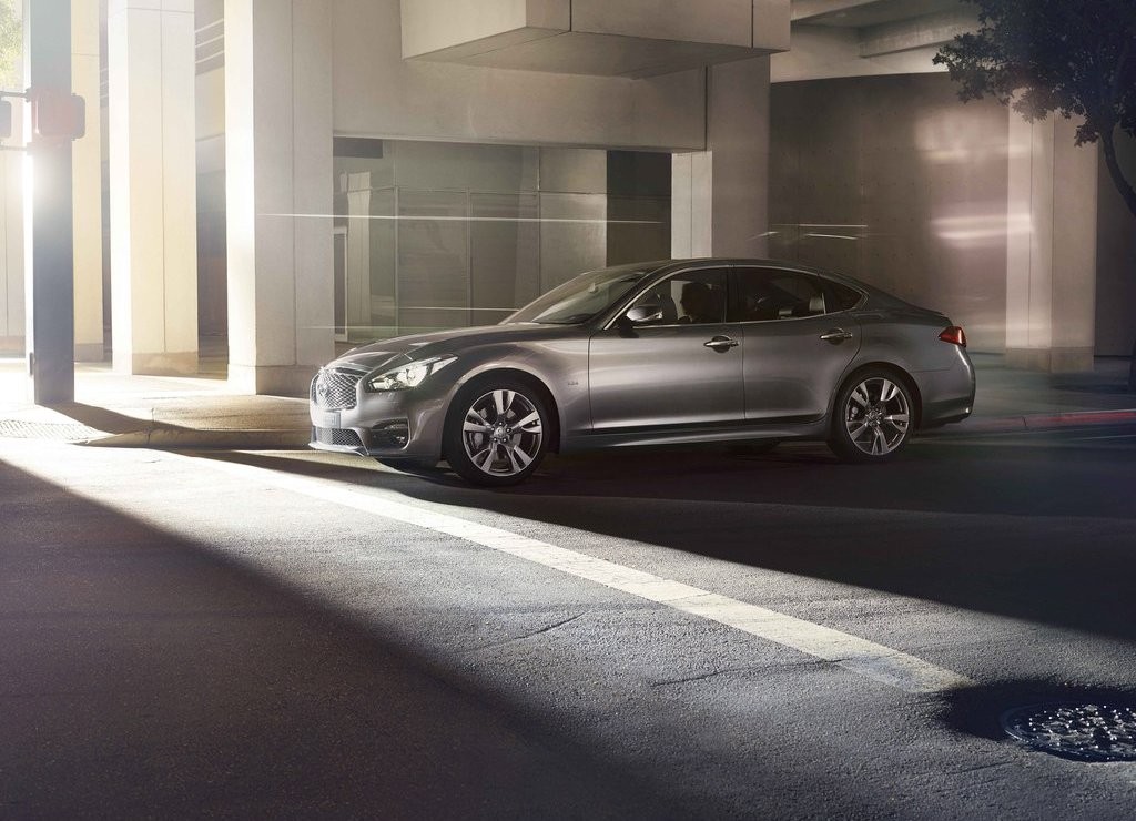 2015 - INFINITI Q70, foto 2