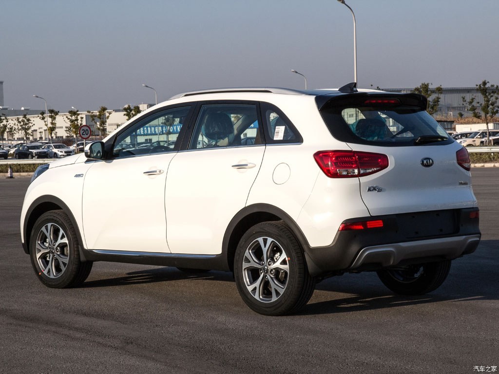 2015 - KIA KX3, foto 3
