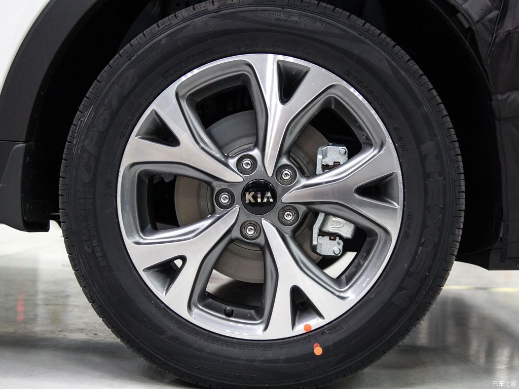 2015 - KIA KX3, foto 4