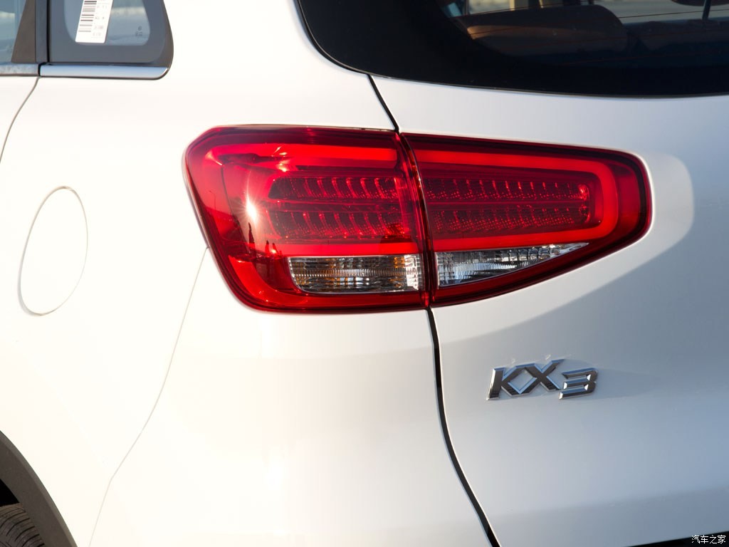 2015 - KIA KX3, foto 5