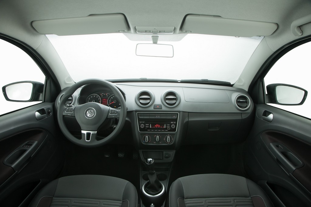 2015 - VOLKSWAGEN SAVEIRO CABINE DUPLA, foto 13