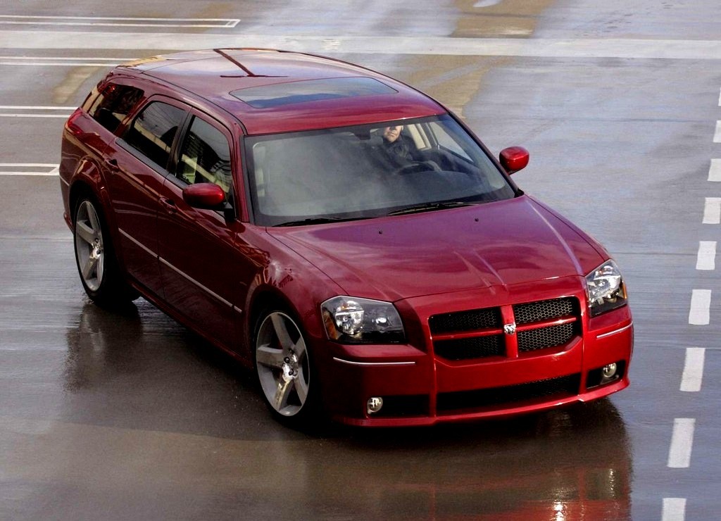 2006 - DODGE MAGNUM SRT-8, foto 2