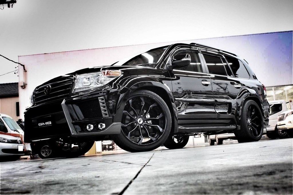 TOYOTA LAND CRUISER 200 GMG88, foto 1