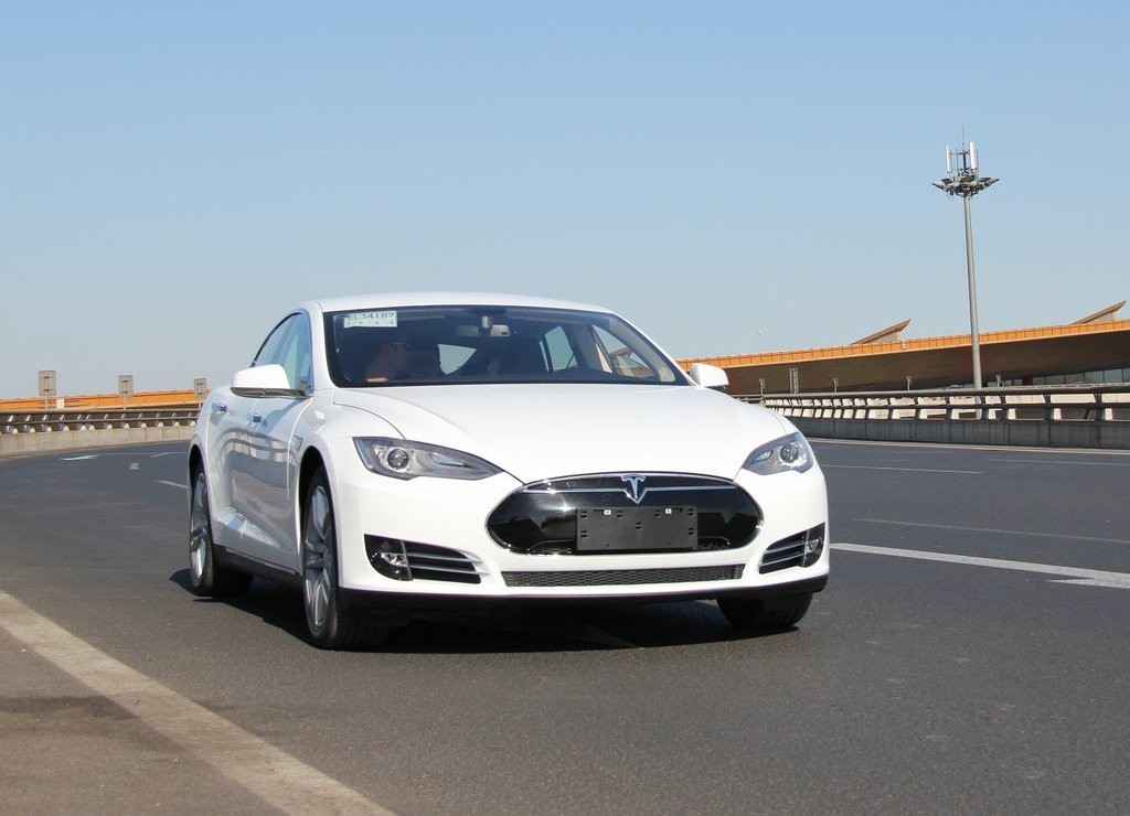TESLA MODEL S, foto 26