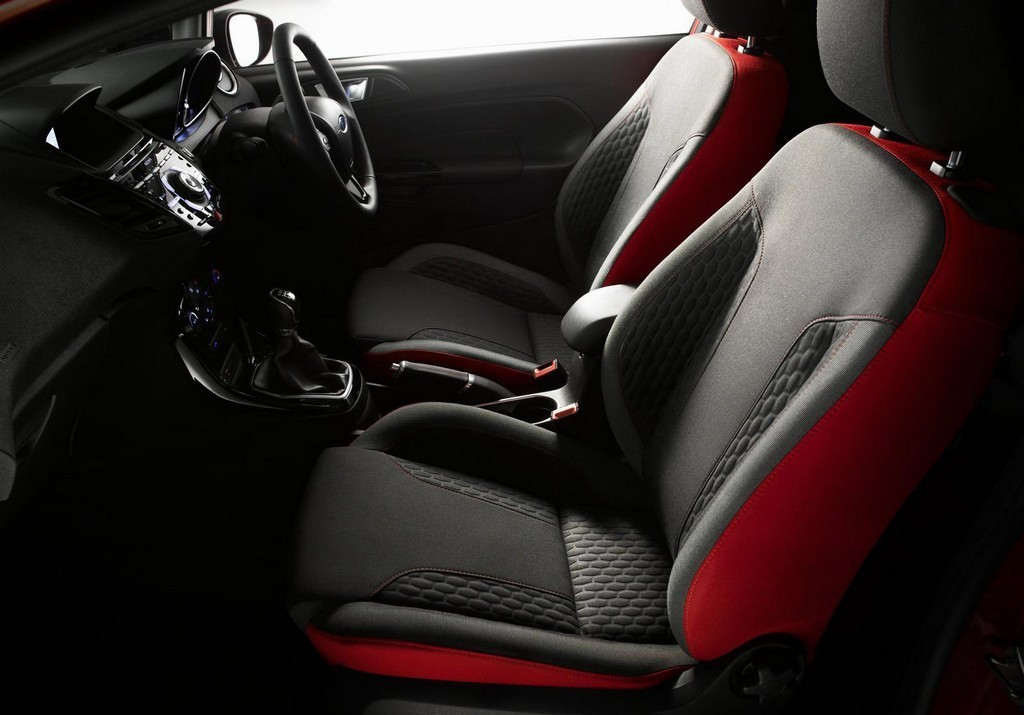 FORD FIESTA RED AND BLACK EDITIONS, foto 6