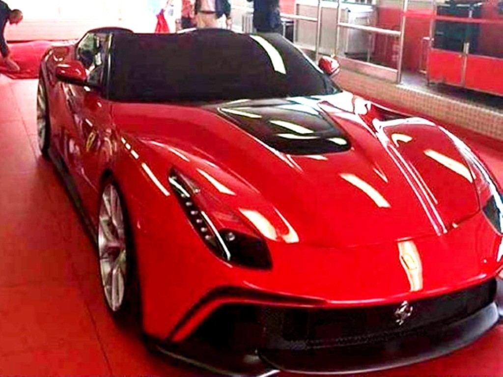 FERRARI F12 BERLINETTA TRS, foto 14