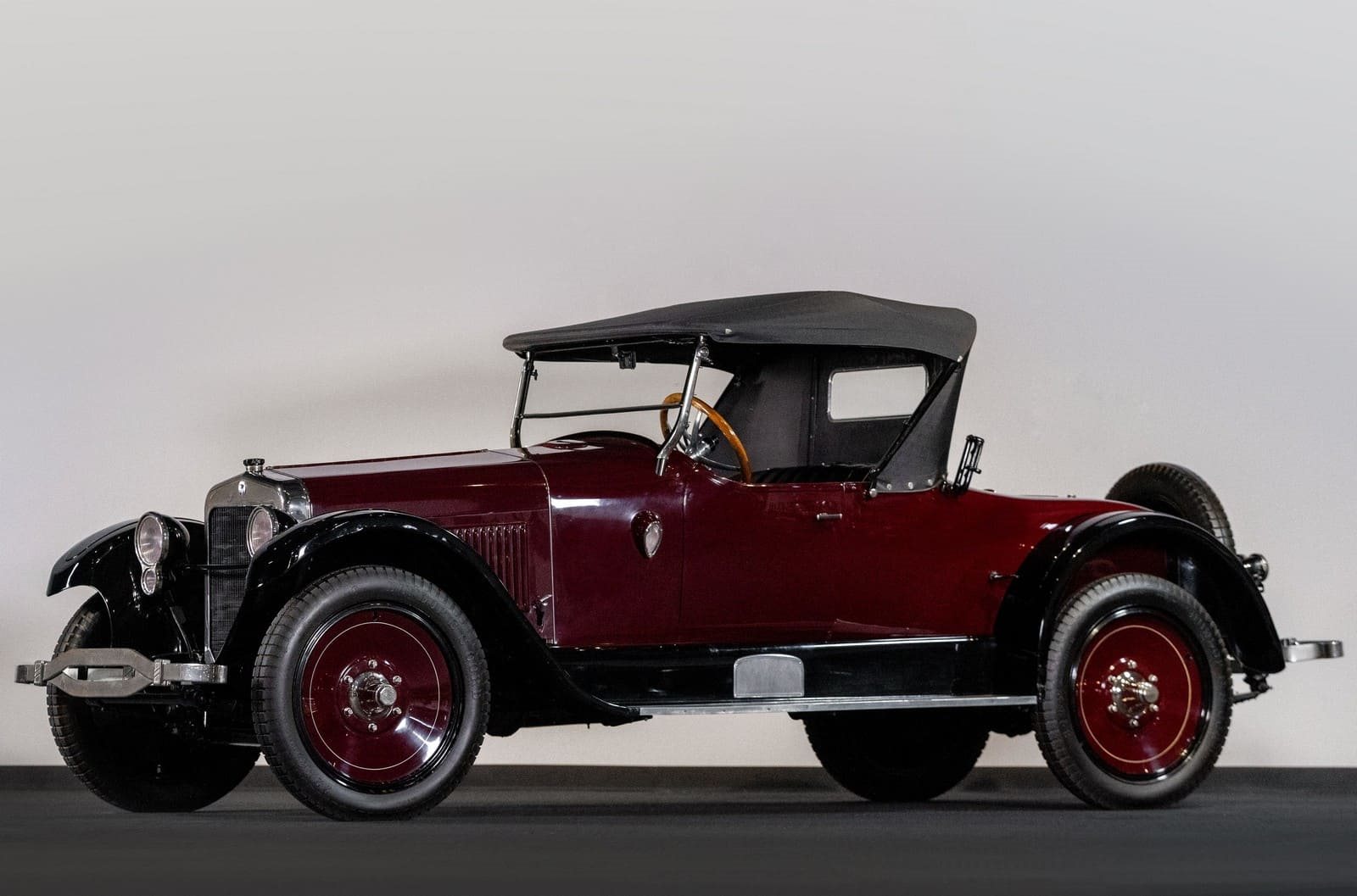 WILLS SAINTE CLAIRE A-68 ROADSTER, foto 1