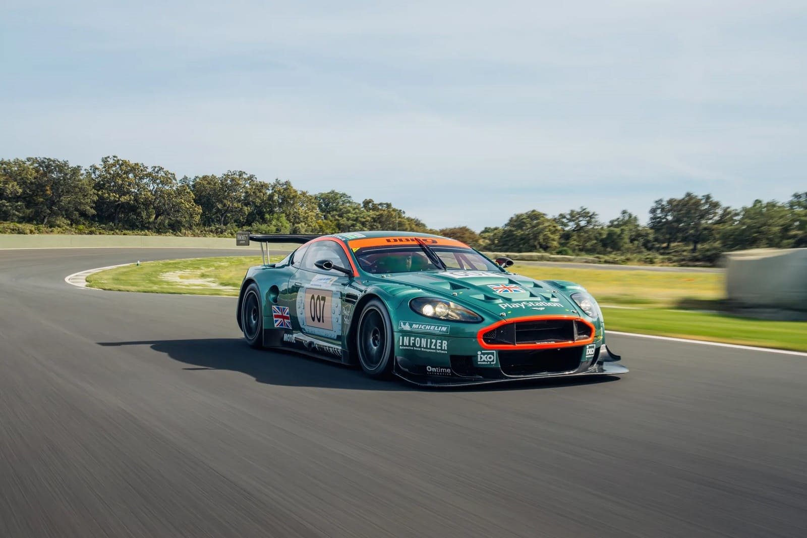 ASTON MARTIN DBR9, foto 7