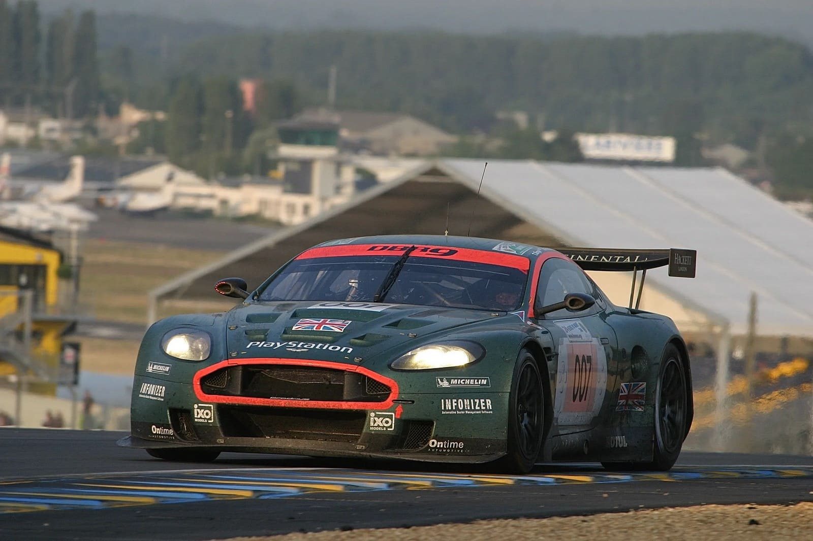 ASTON MARTIN DBR9, foto 19