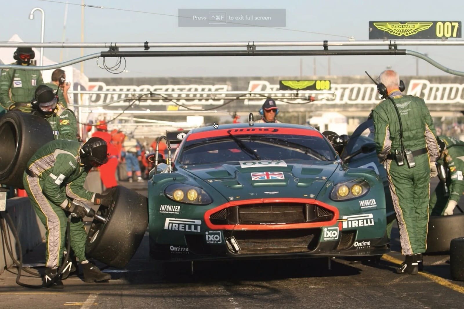 ASTON MARTIN DBR9, foto 22