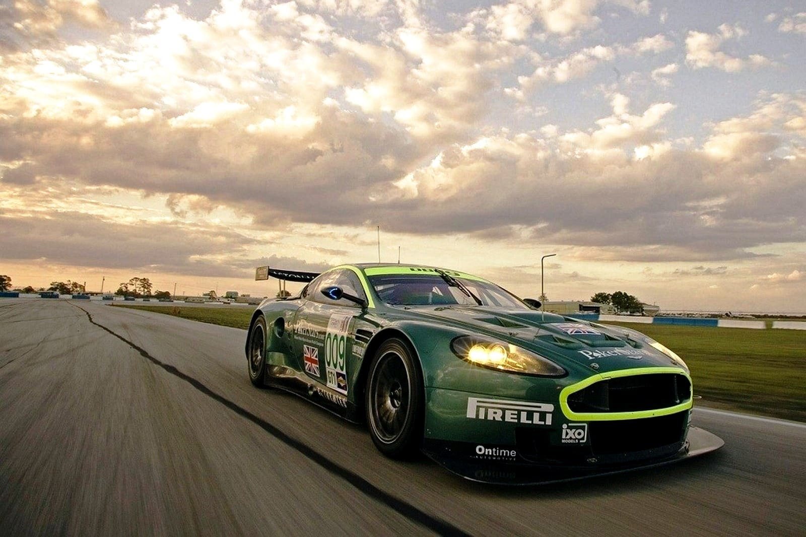 ASTON MARTIN DBR9, foto 23