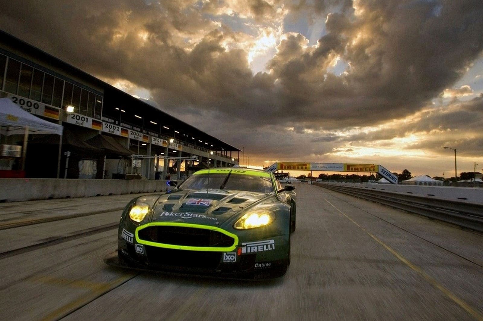 ASTON MARTIN DBR9, foto 25