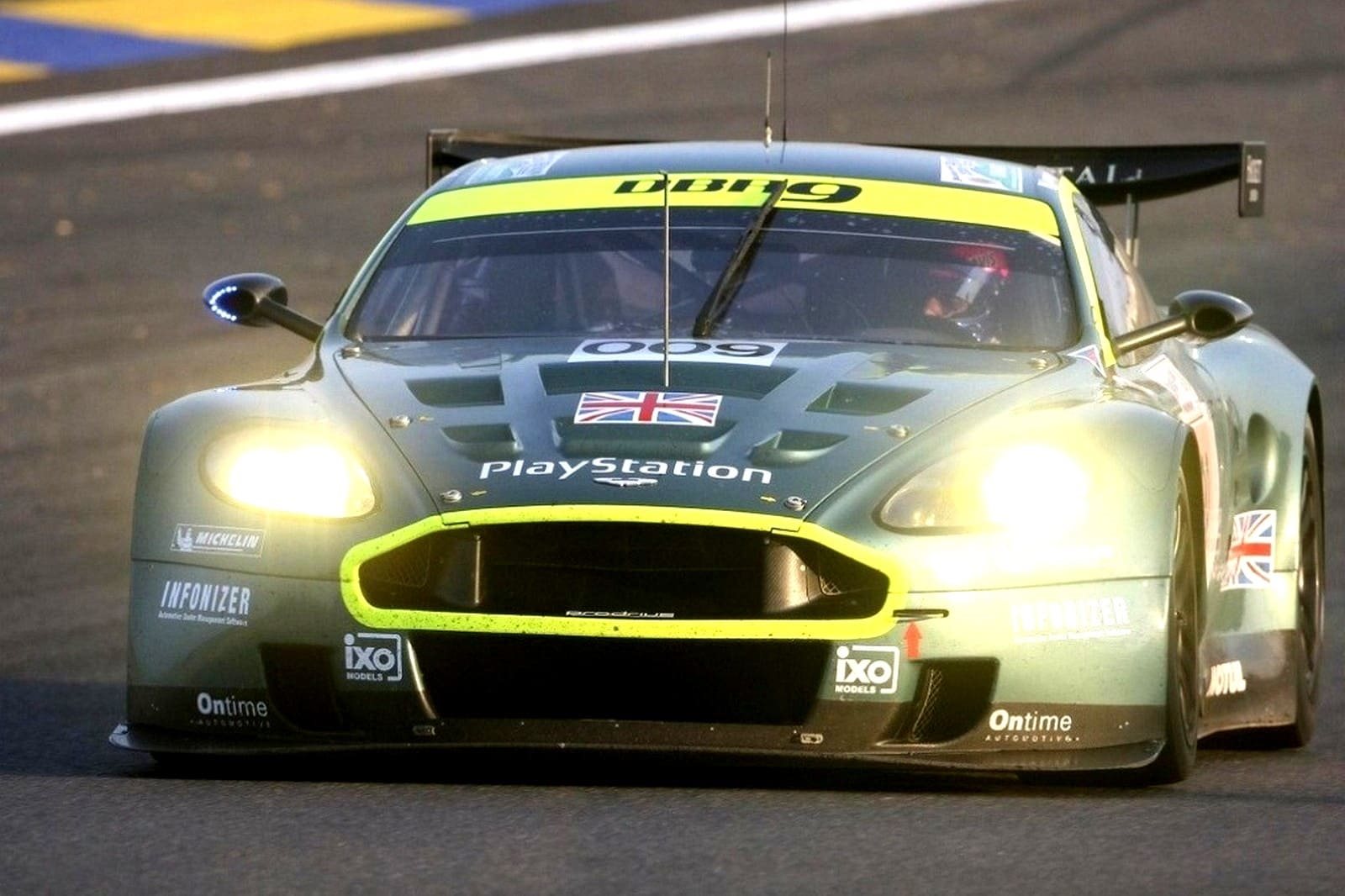 ASTON MARTIN DBR9, foto 41