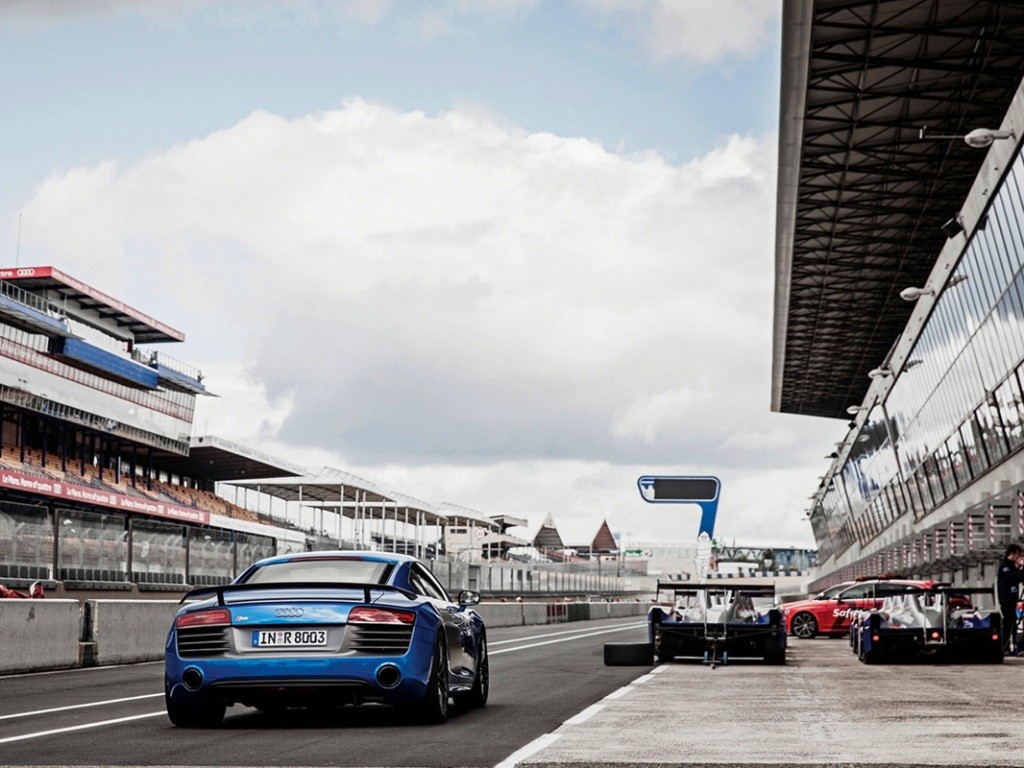 2015 - AUDI R8 LMX, foto 30