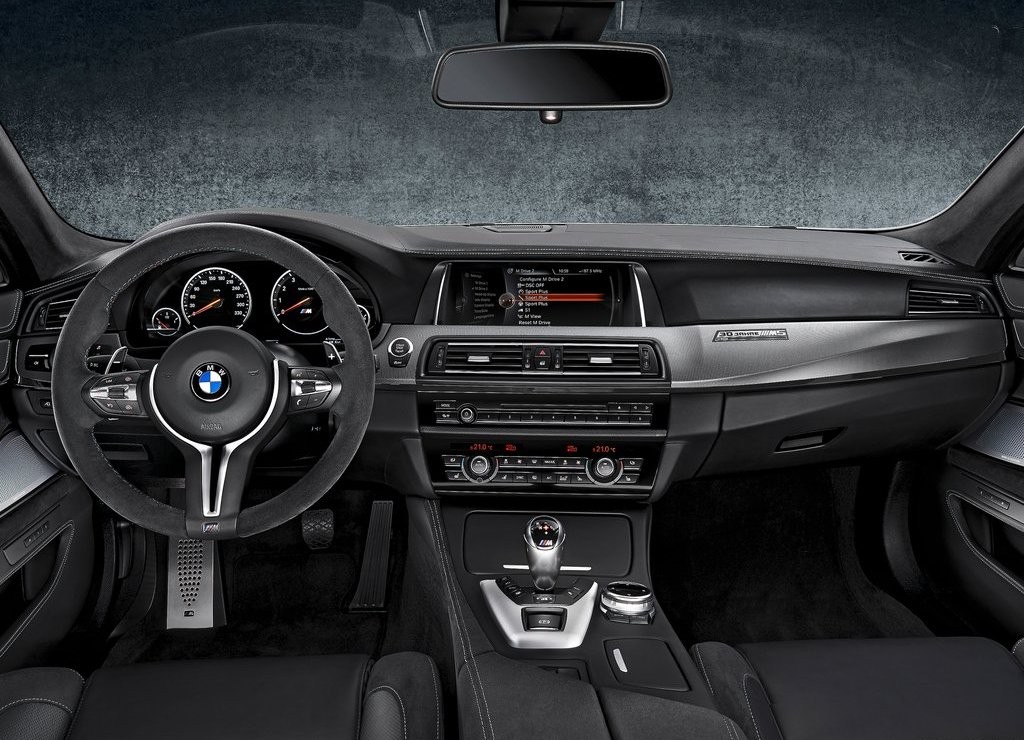 BMW M5 SEDAN 30 YEARS EDITION, foto 4