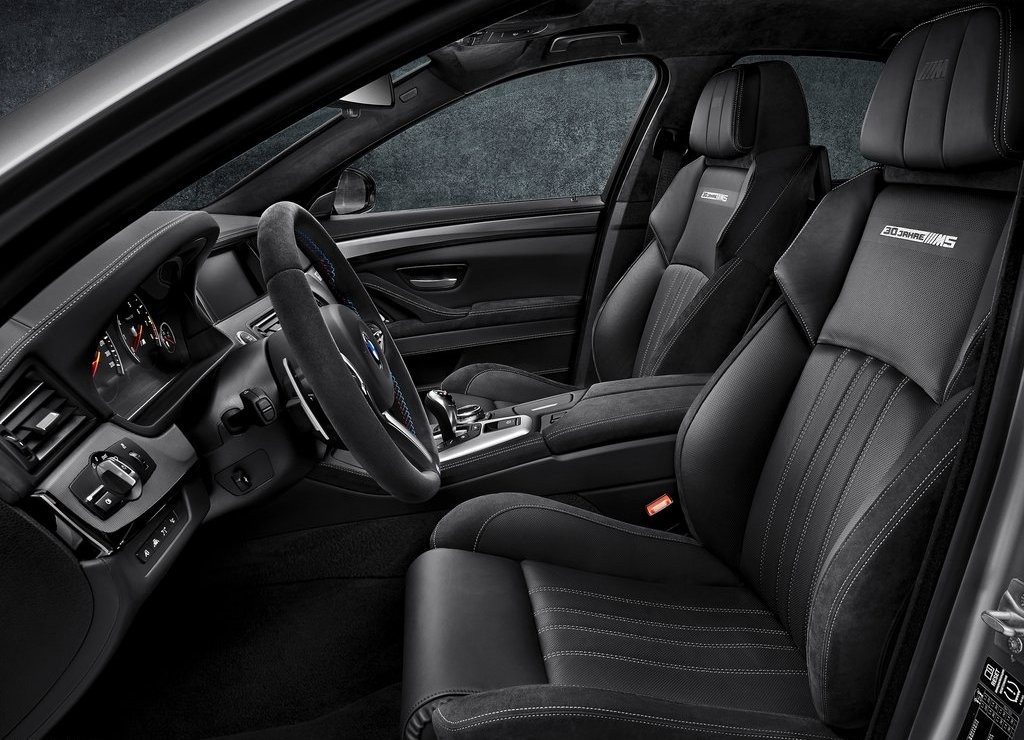 BMW M5 SEDAN 30 YEARS EDITION, foto 6