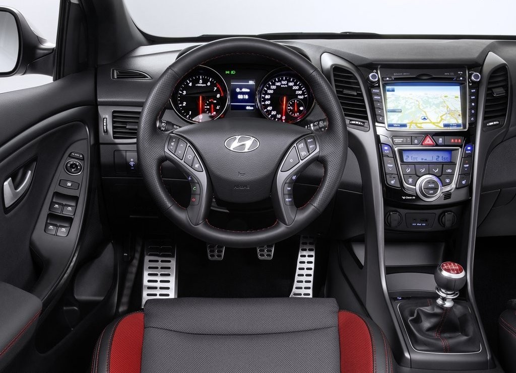 2015 - HYUNDAI i30 TURBO, foto 11