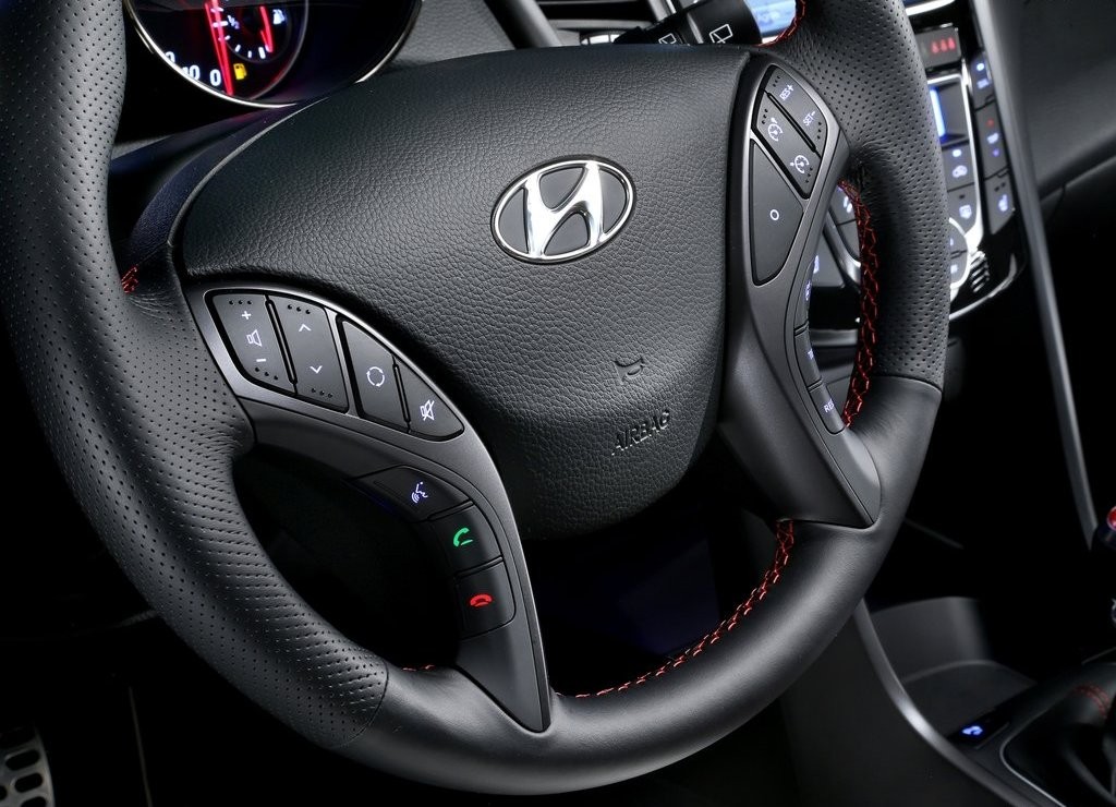 2015 - HYUNDAI i30 TURBO, foto 16