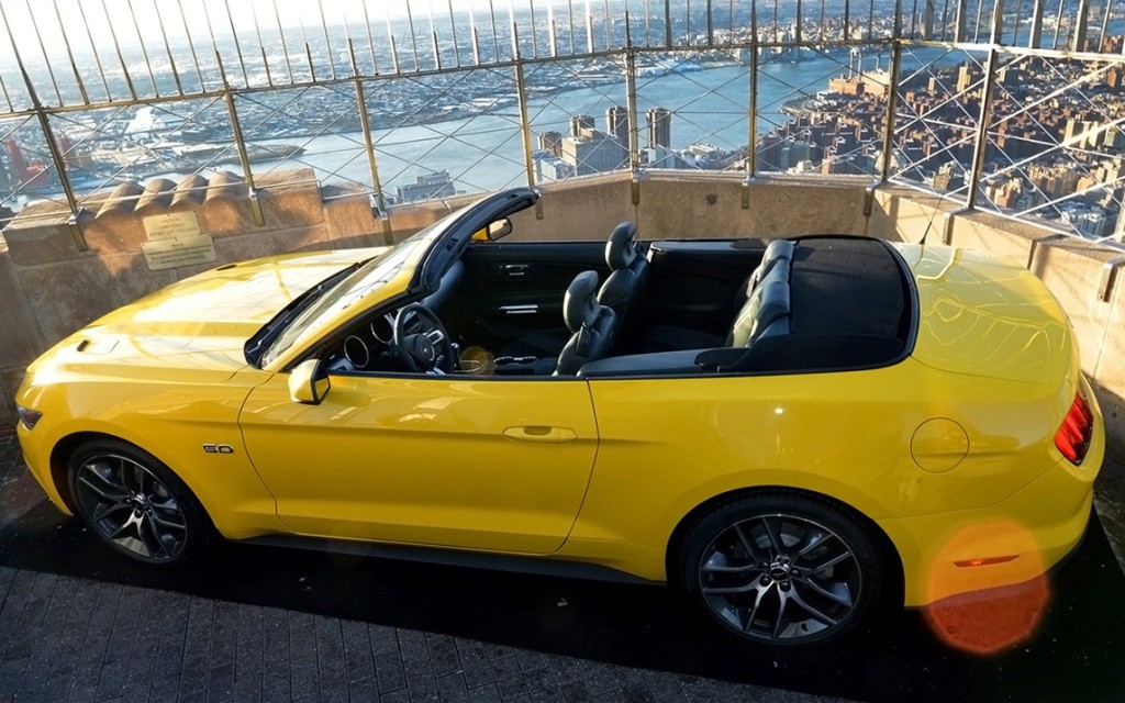 FORD MUSTANG ON EMPIRE STATE BUILDING, foto 2