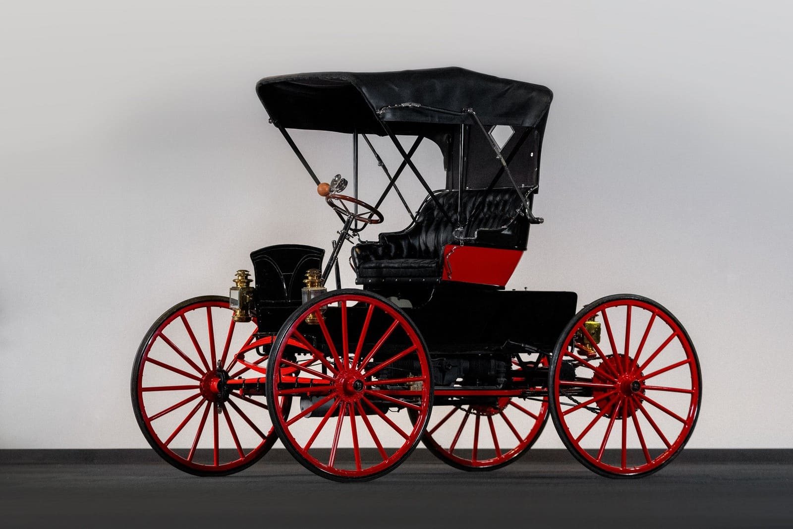 BLACK MODEL 112 MOTOR BUGGY, foto 1