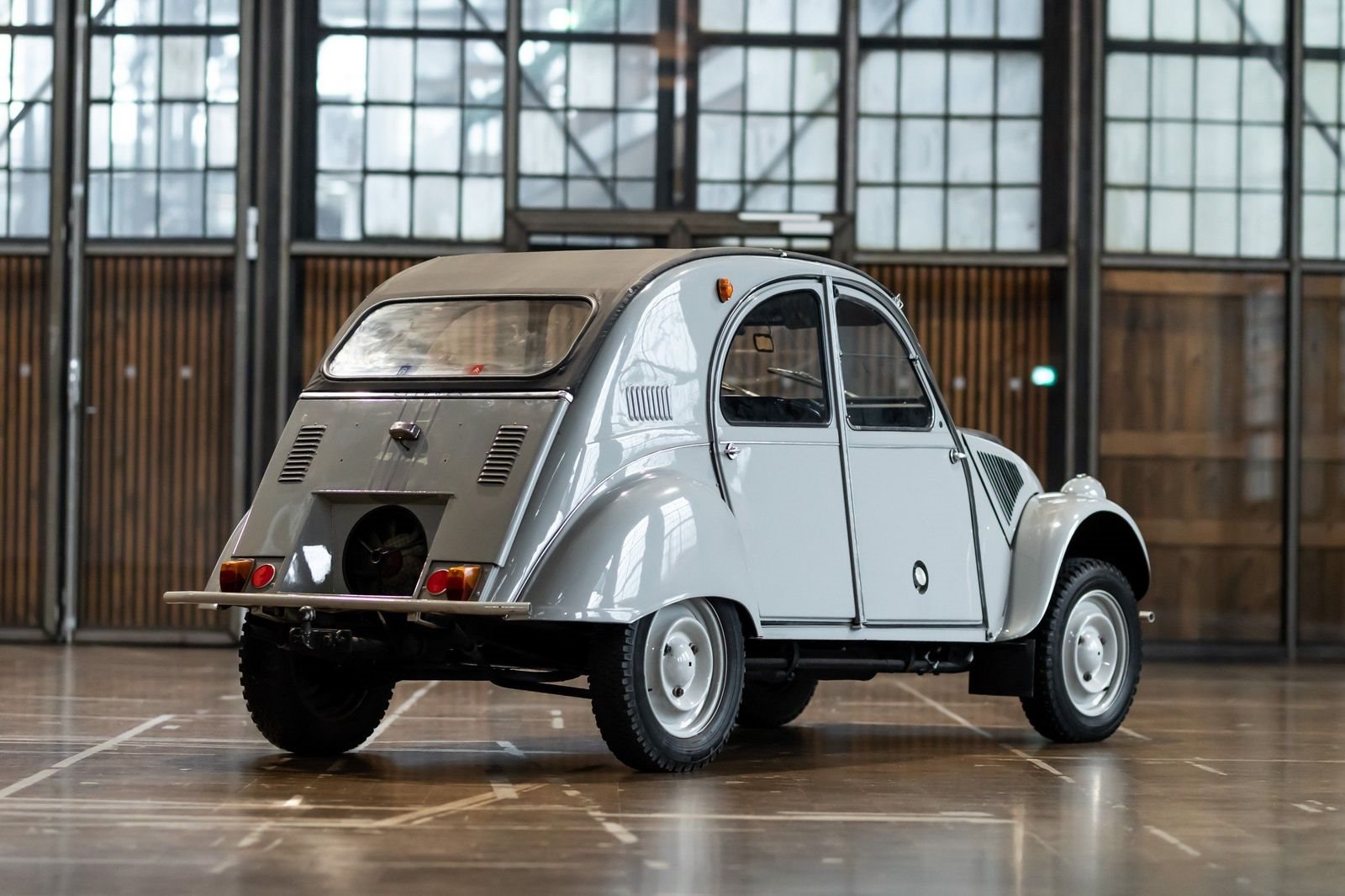 1961 - CITROËN 2CV SAHARA 4X4, foto 2