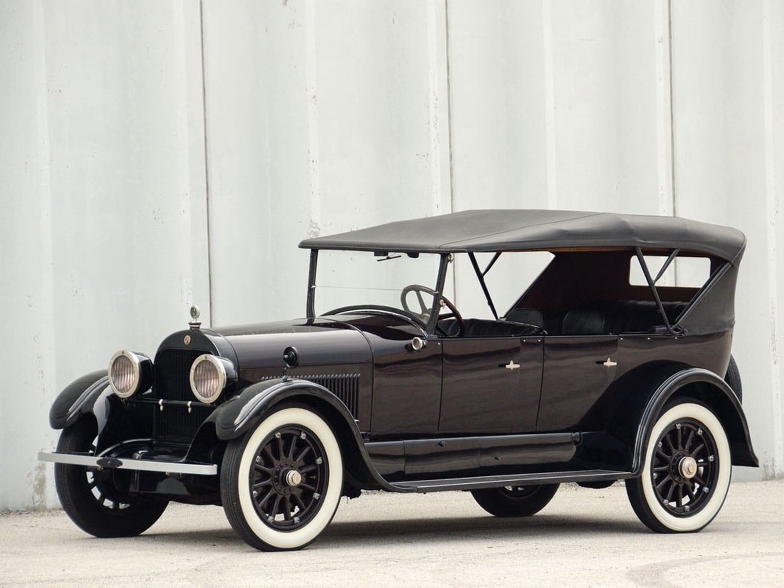 CADILLAC V-63 TOURING, foto 1