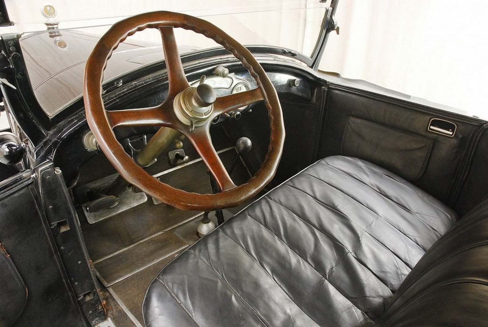 CADILLAC V-63 TOURING, foto 18