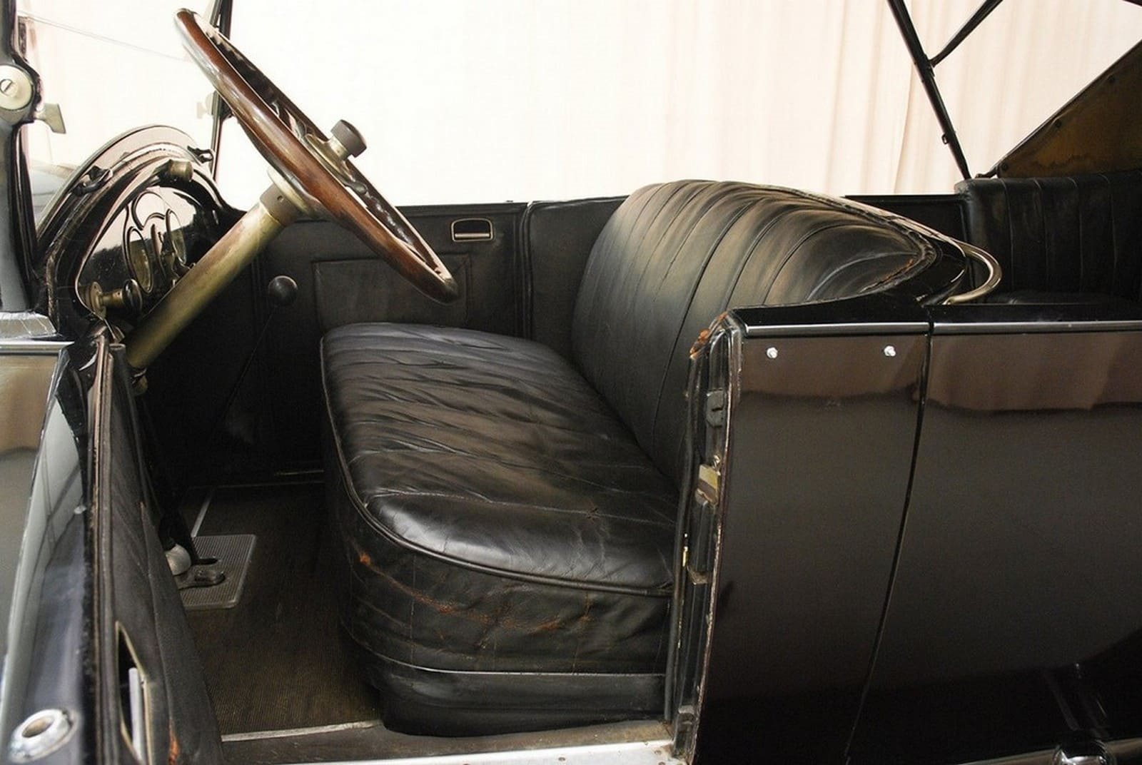 CADILLAC V-63 TOURING, foto 19