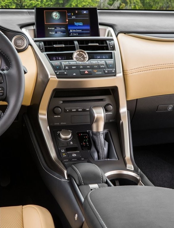 LEXUS NX, foto 222