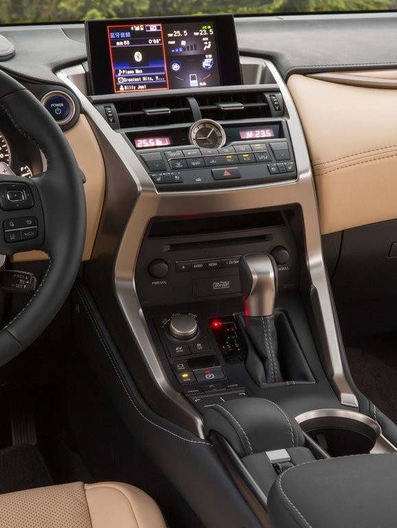 LEXUS NX, foto 223