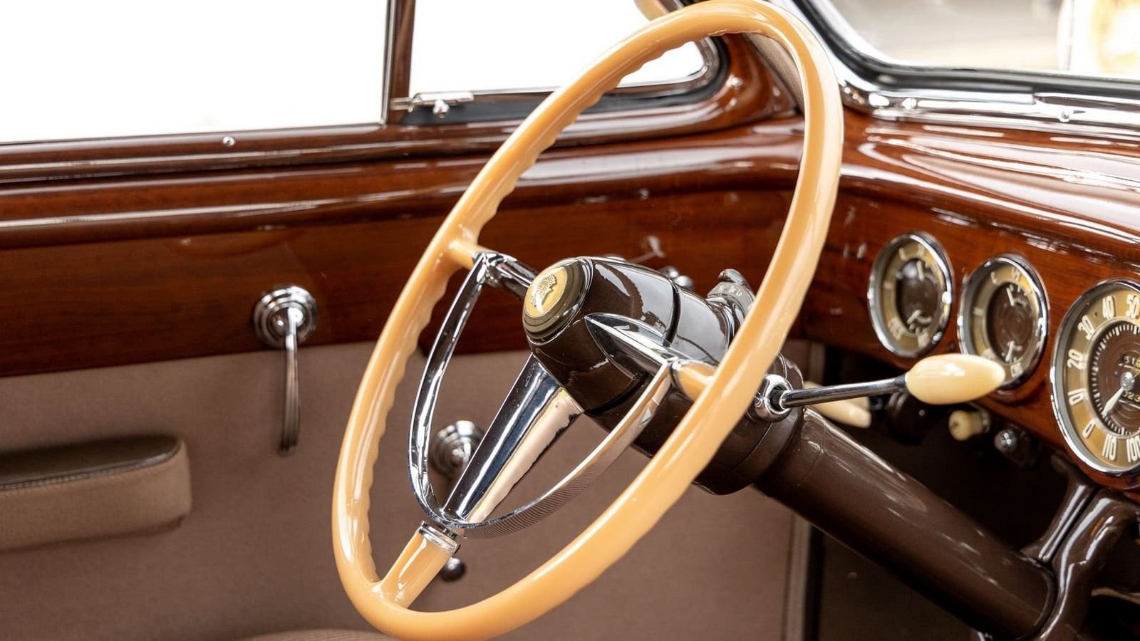 CADILLAC SERIES 62 TOURING SEDAN, foto 93