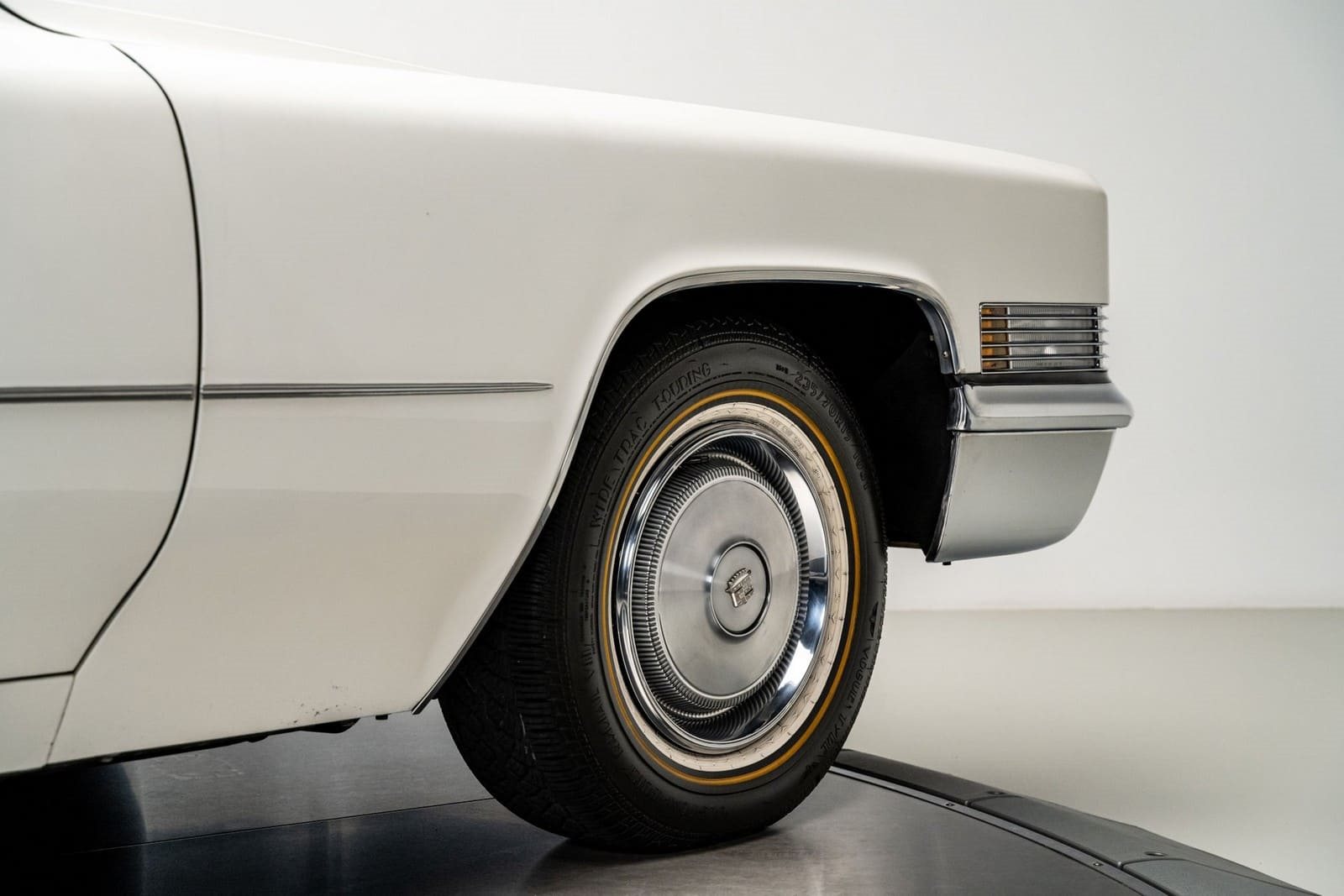 CADILLAC COUPE DEVILLE CONVERTIBLE, foto 25