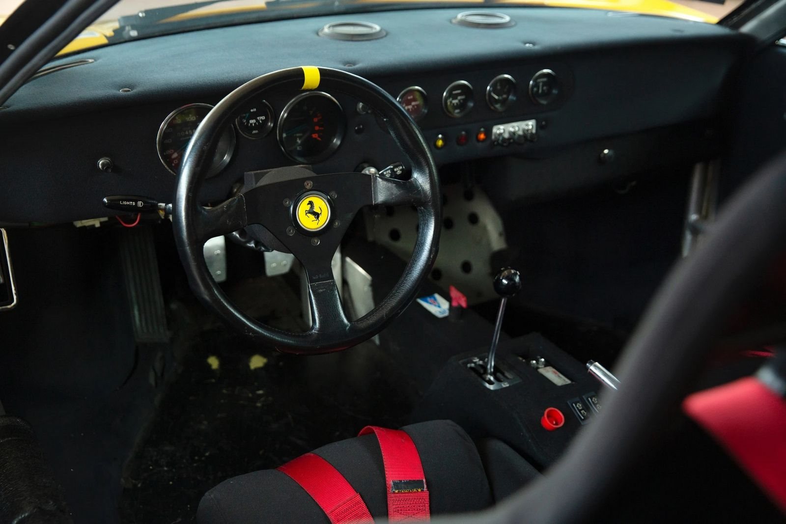 FERRARI F308 GTB VETRORESINA GIALLO MODENA, foto 7